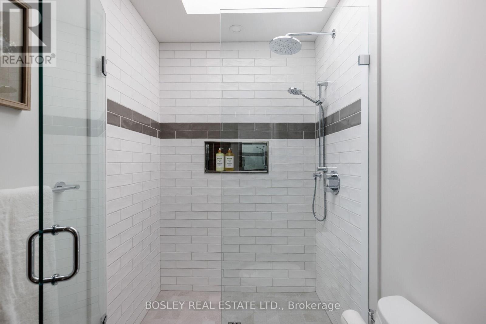 Upper - 19 Cardiff Road, Toronto, Ontario  M4P 2N6 - Photo 22 - C13233616