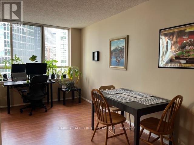 1216 - 633 Bay Street, Toronto, Ontario  M5G 2G4 - Photo 6 - C13233670