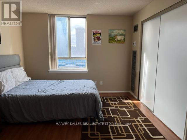 1216 - 633 Bay Street, Toronto, Ontario  M5G 2G4 - Photo 9 - C13233670