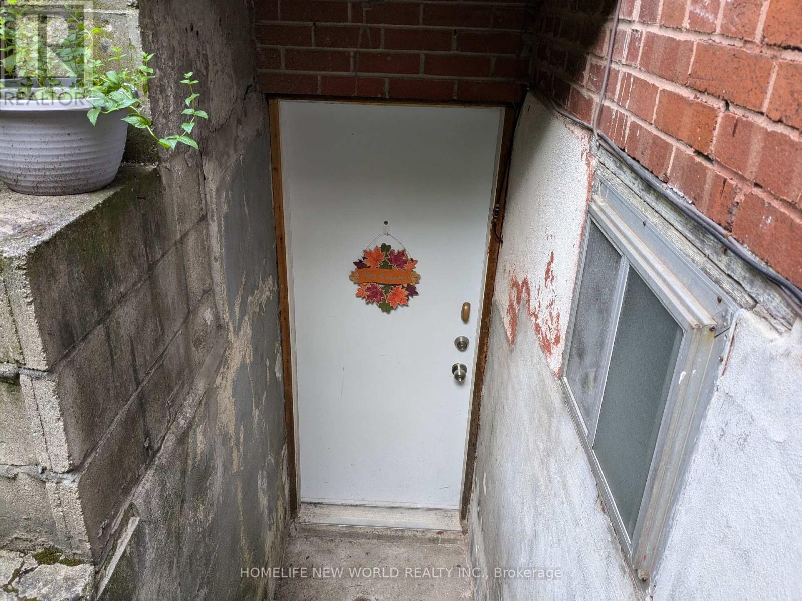 Bsmt - 276 Montrose Avenue, Toronto, Ontario  M6G 3G8 - Photo 8 - C13233672