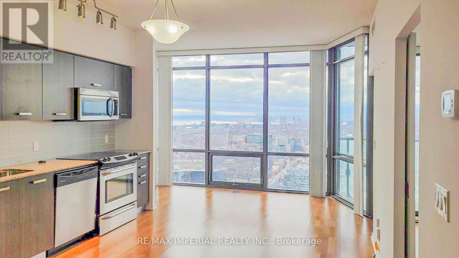 4802 - 832 Bay Street, Toronto, Ontario  M5S 1Z6 - Photo 5 - C13233700