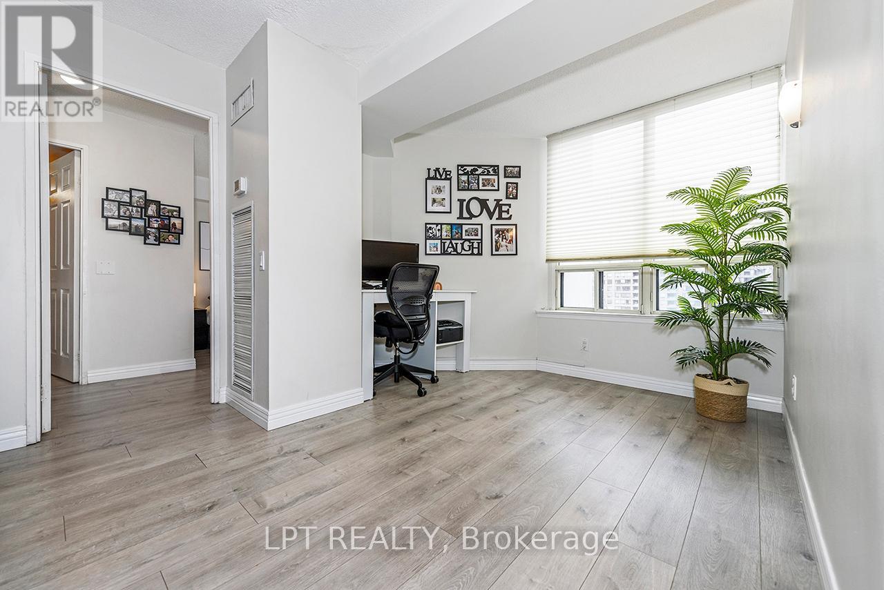 710 - 7 Bishop Avenue, Toronto, Ontario  M2M 4J4 - Photo 11 - C13233852