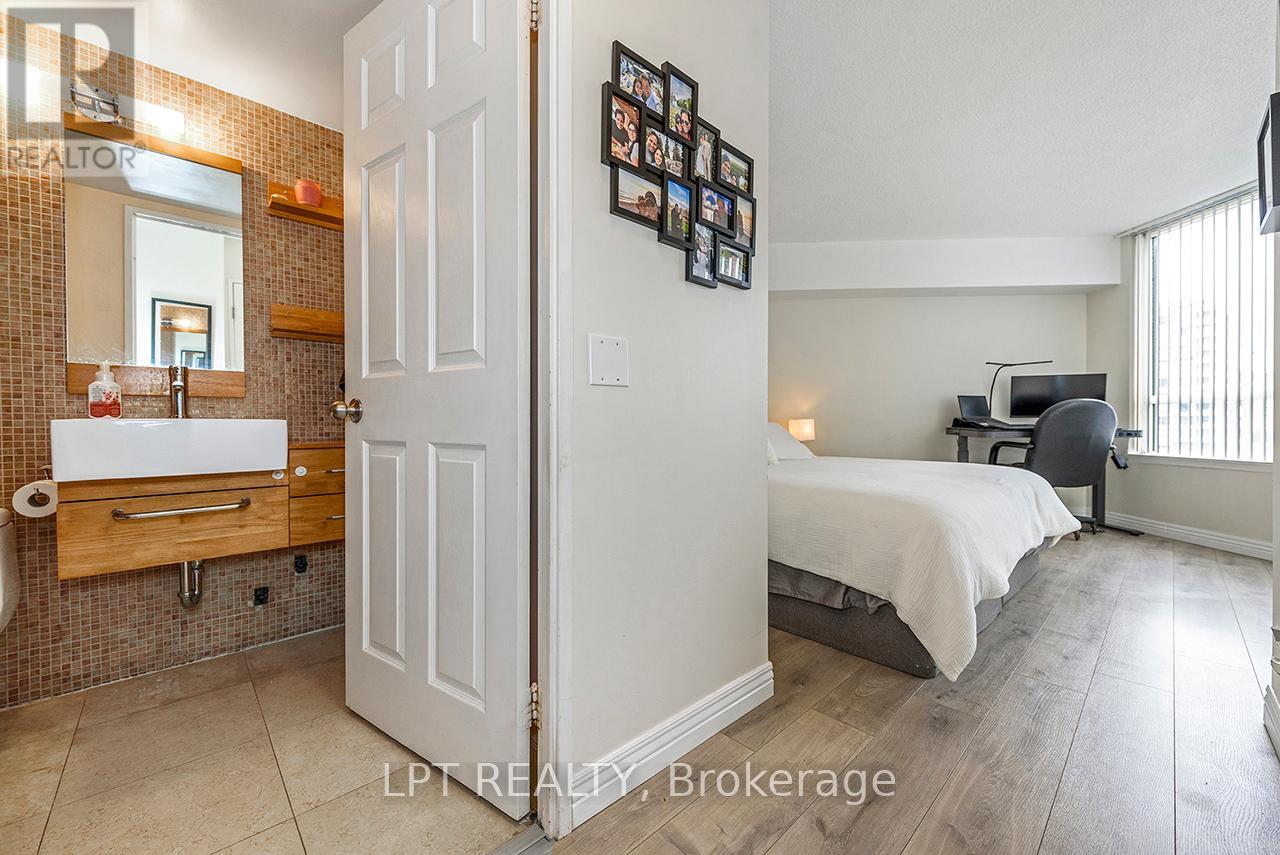 710 - 7 Bishop Avenue, Toronto, Ontario  M2M 4J4 - Photo 15 - C13233852