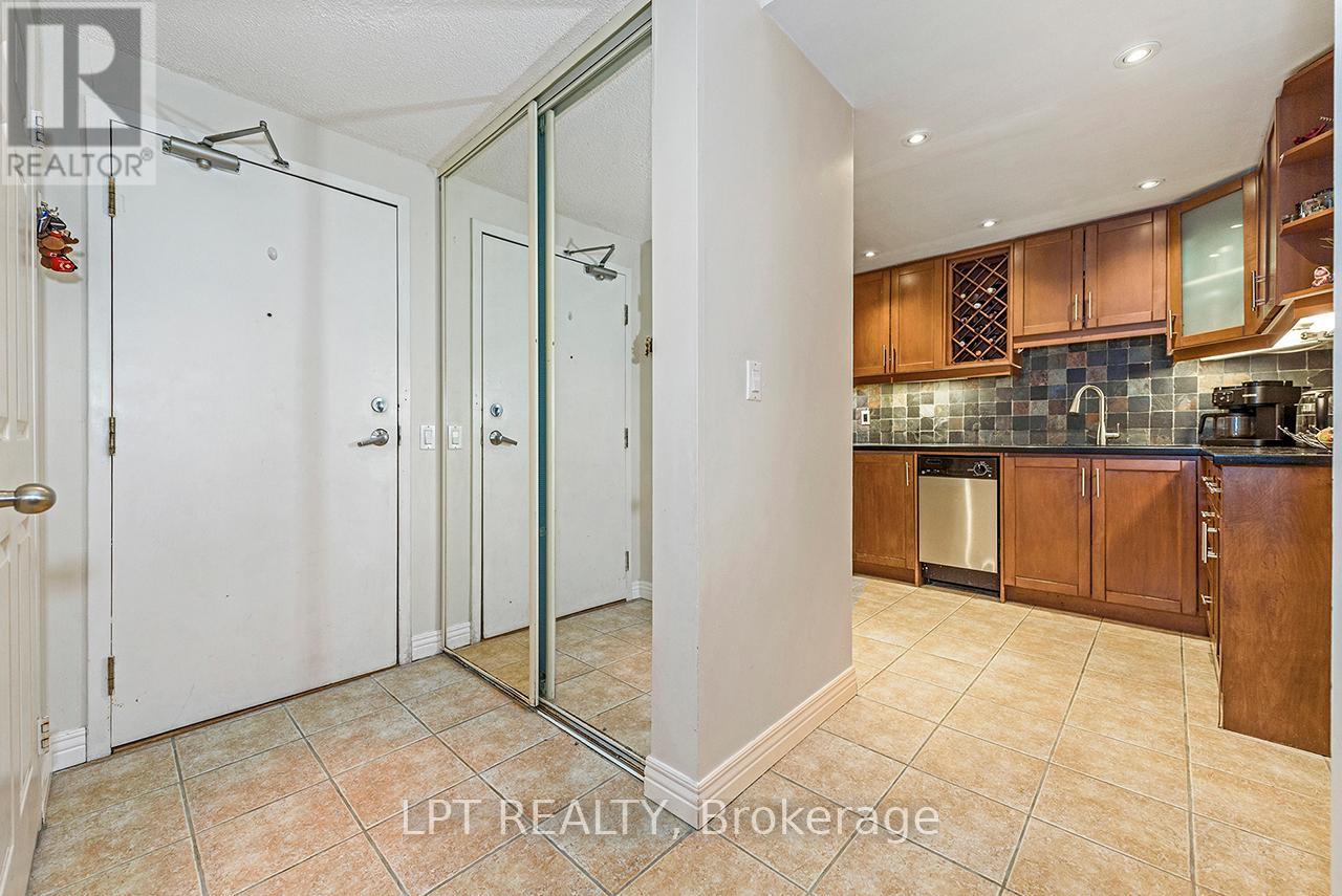 710 - 7 Bishop Avenue, Toronto, Ontario  M2M 4J4 - Photo 3 - C13233852