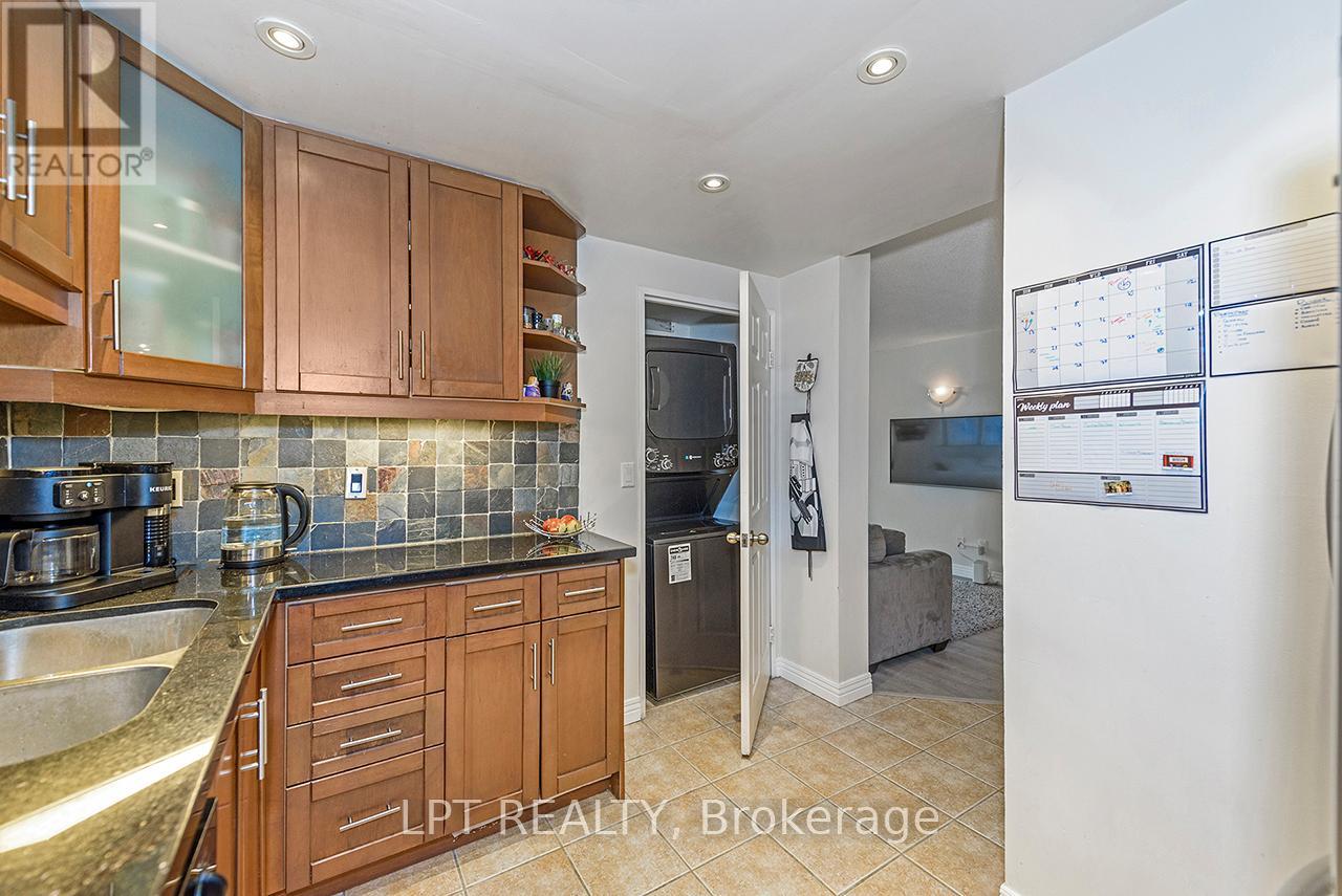 710 - 7 Bishop Avenue, Toronto, Ontario  M2M 4J4 - Photo 5 - C13233852