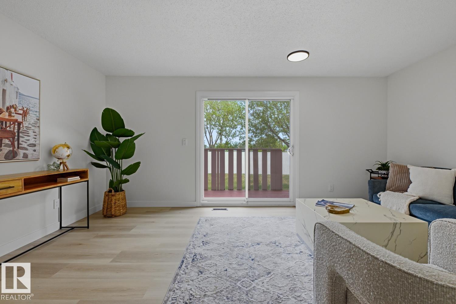 10684 Beaumaris Rd Nw, Edmonton, Alberta T5X 3N4 - Photo 4 - E4491437