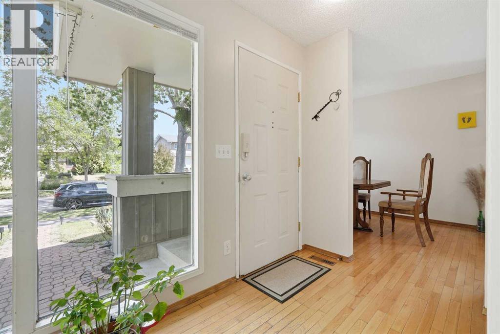 121 Sunbank Way Se, Calgary, Alberta  T2X 2A5 - Photo 3 - A2317073