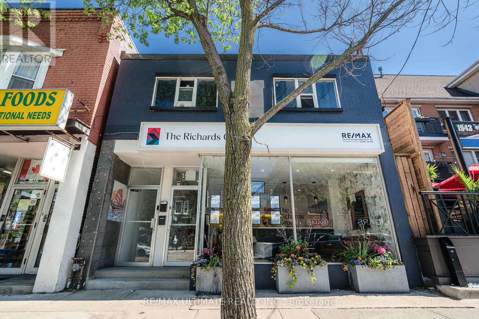 1945 QUEEN STREET E, Toronto, Ontario
