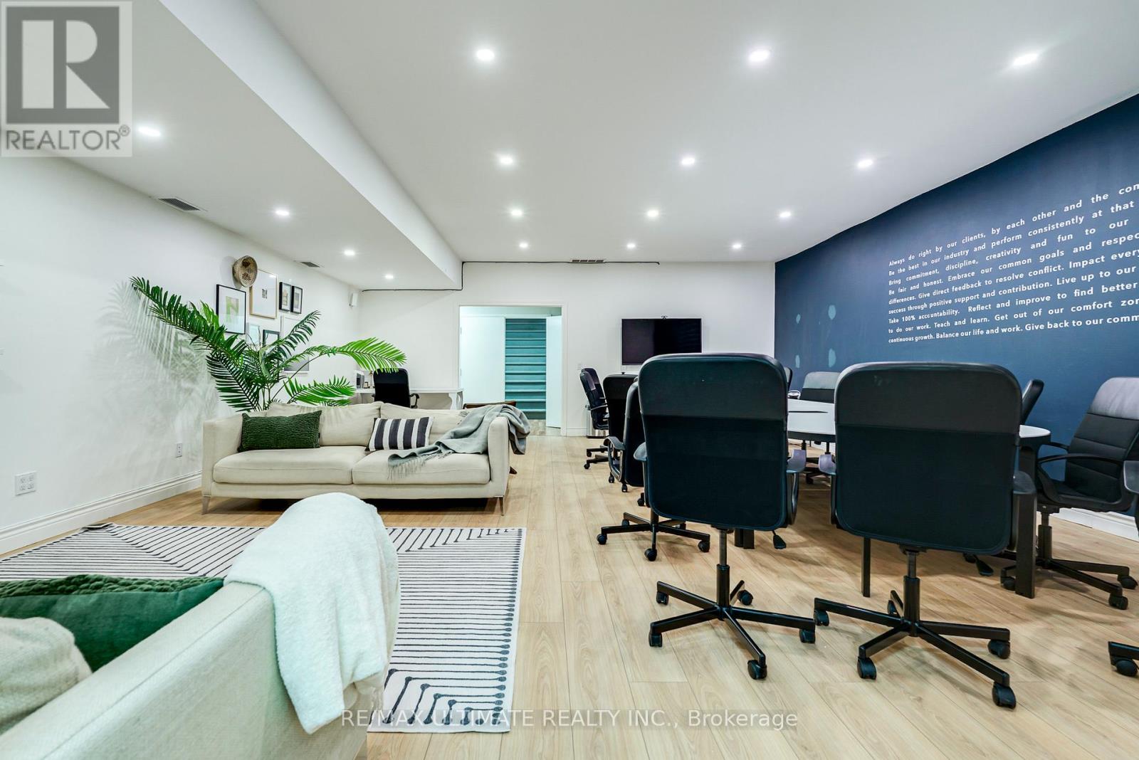 1945 Queen Street E, Toronto, Ontario  M4L 1H7 - Photo 29 - E13233626