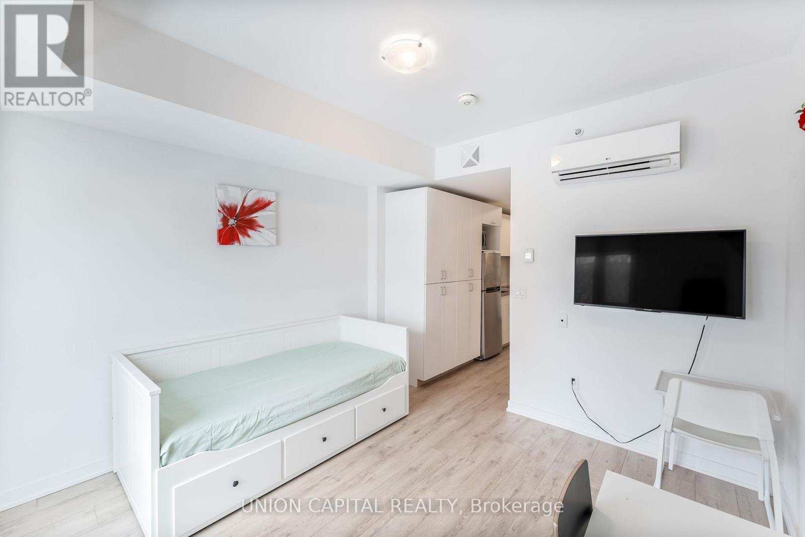 201 - 1800 Simcoe Street, Oshawa, Ontario  L1G 0C2 - Photo 5 - E13233768