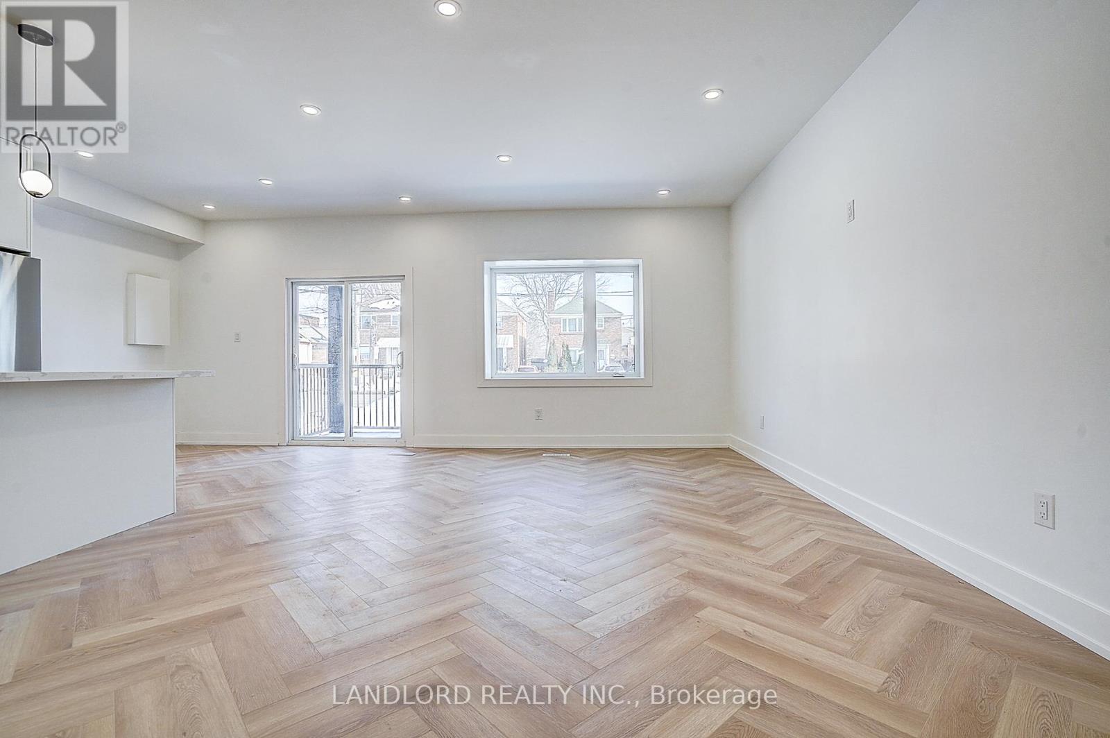 1 - 1146 Broadview Avenue, Toronto, Ontario  M4K 2S5 - Photo 11 - E13233806