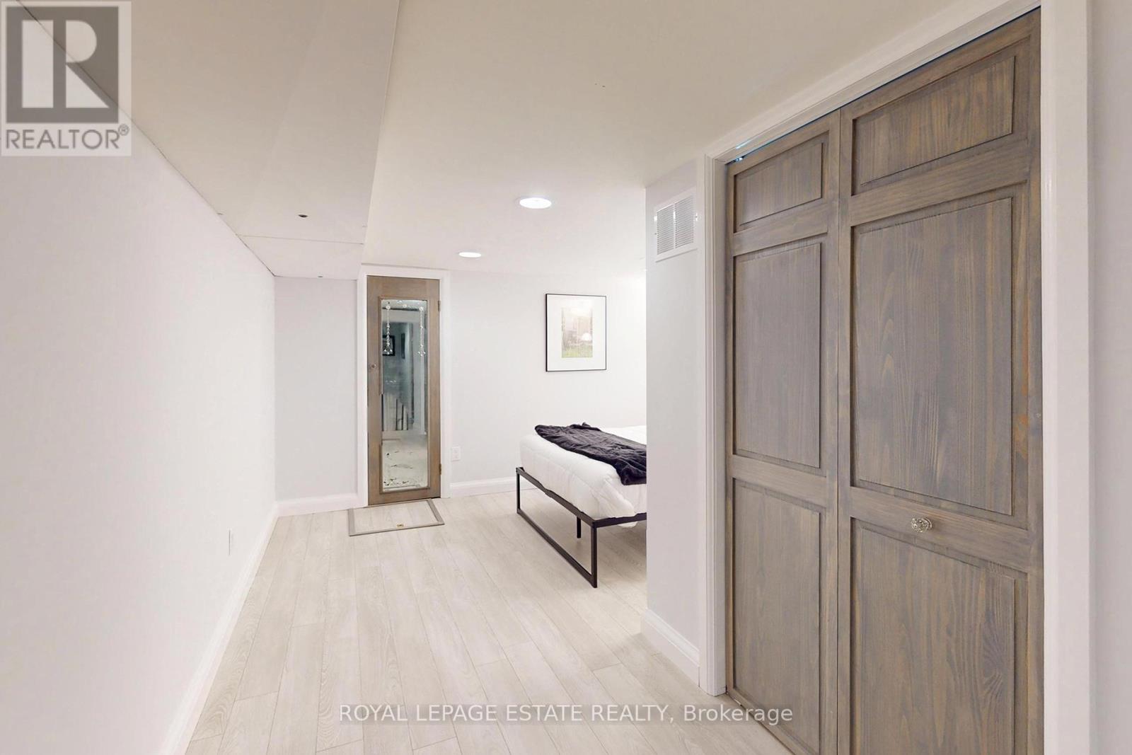 27 Sycamore Place, Toronto, Ontario  M4E 1K3 - Photo 32 - E13233808