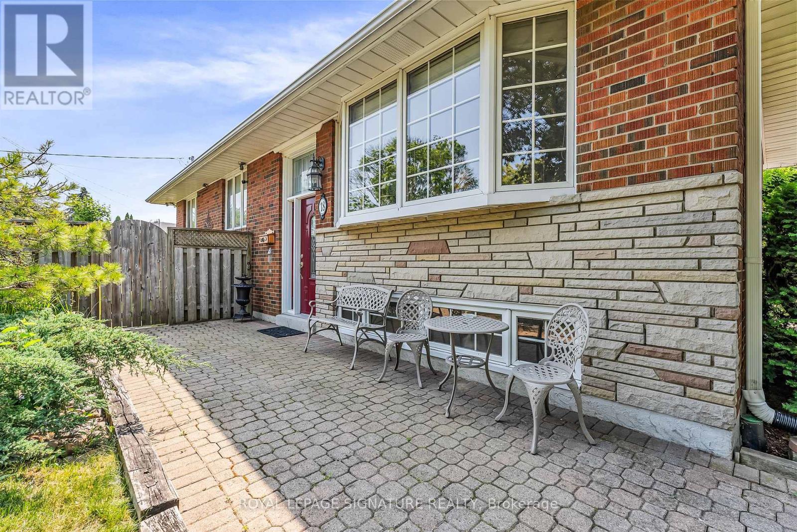 18 Verlaine Place, Toronto, Ontario  M1P 3X3 - Photo 2 - E13233810