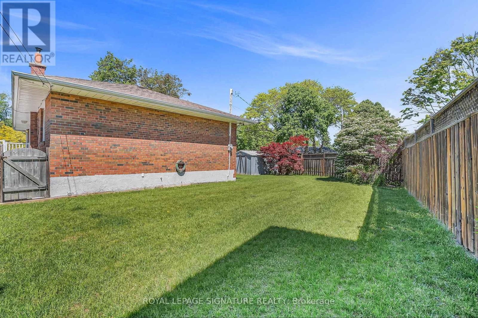 18 Verlaine Place, Toronto, Ontario  M1P 3X3 - Photo 32 - E13233810