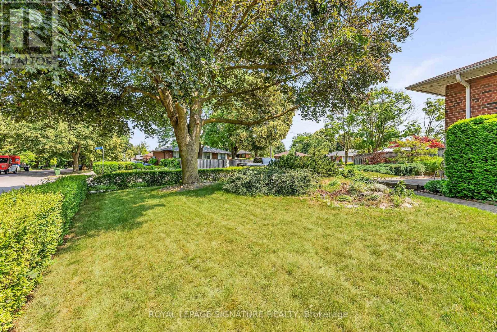 18 Verlaine Place, Toronto, Ontario  M1P 3X3 - Photo 35 - E13233810