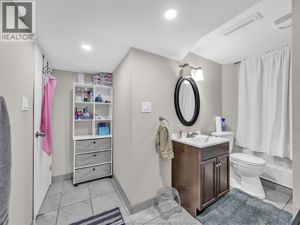 2450 Mckay Avenue, Windsor, Ontario  N9E 2P5 - Photo 29 - 26012971
