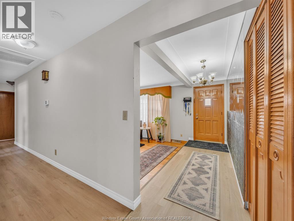 2450 Mckay Avenue, Windsor, Ontario  N9E 2P5 - Photo 7 - 26012971