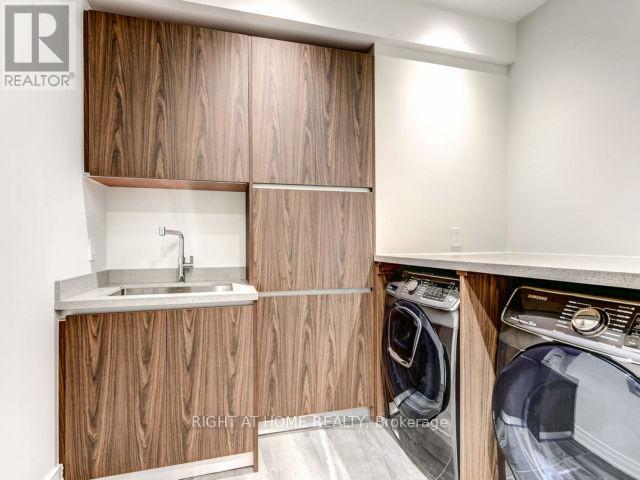54 Dawn Hill Trail, Markham, Ontario  L3T 3B2 - Photo 33 - N13233480