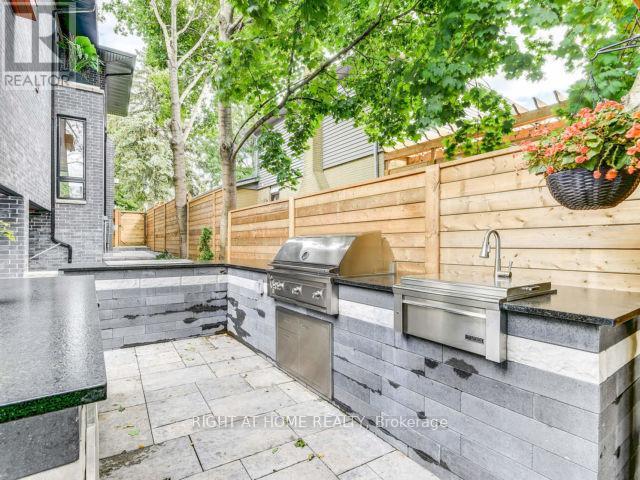 54 Dawn Hill Trail, Markham, Ontario  L3T 3B2 - Photo 45 - N13233480