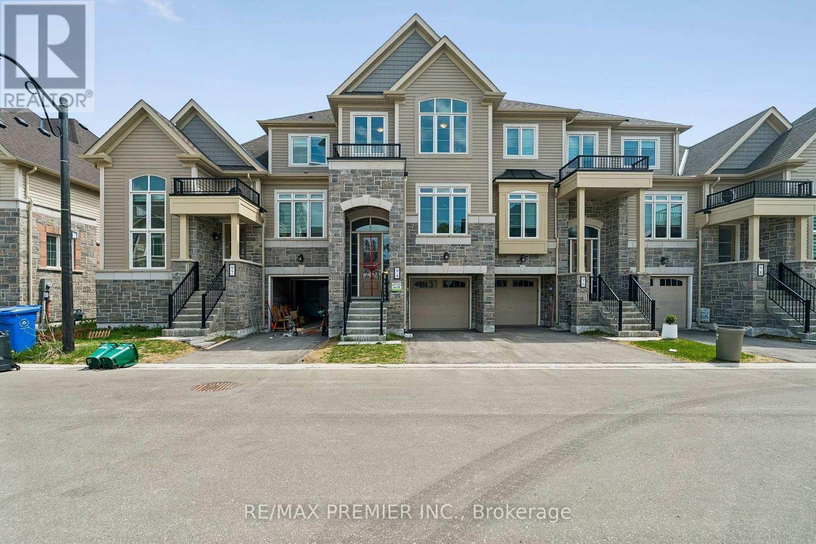 94 LYALL STOKES CIRCLE, East Gwillimbury, Ontario