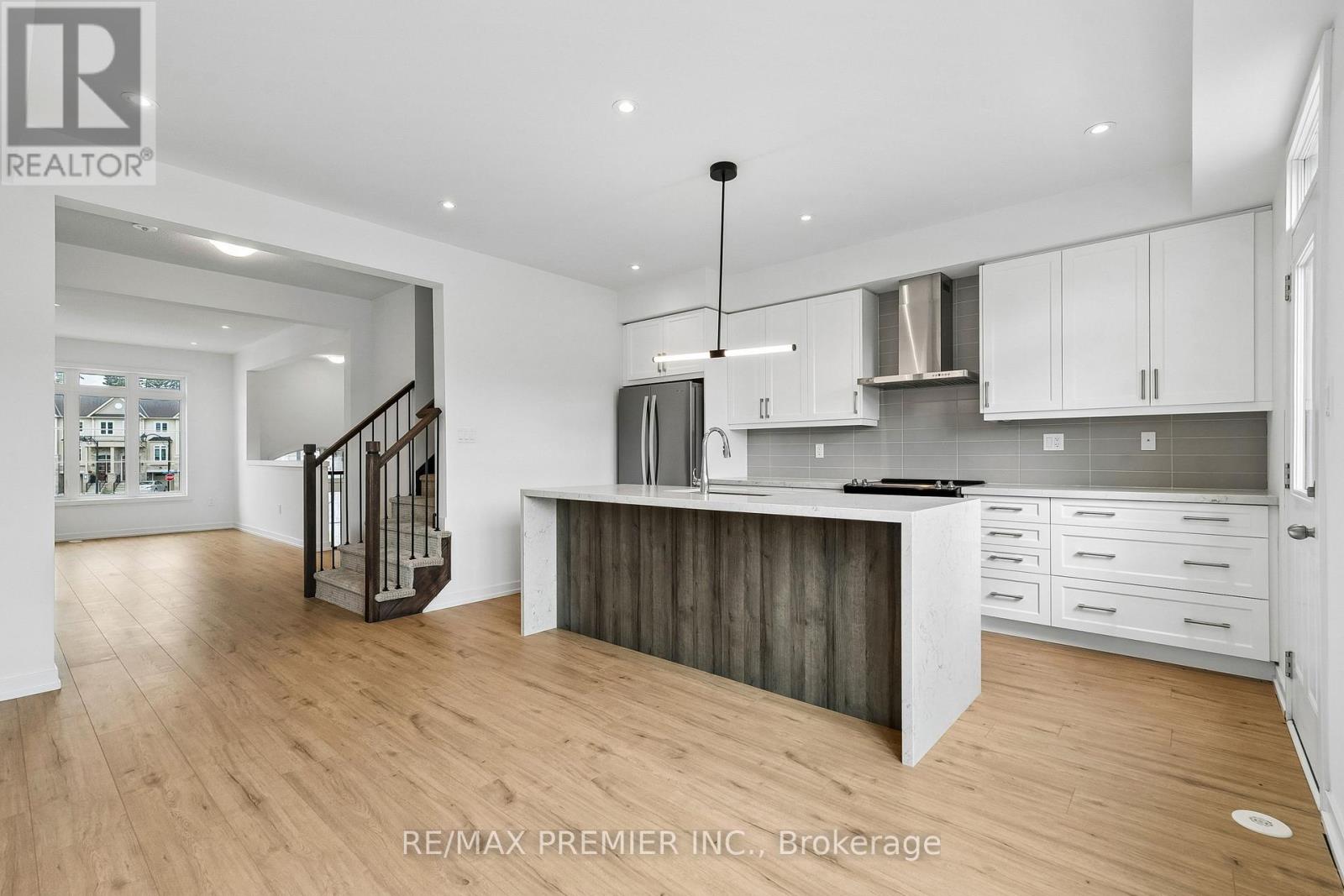 94 Lyall Stokes Circle, East Gwillimbury, Ontario  L0G 1M0 - Photo 14 - N13233544