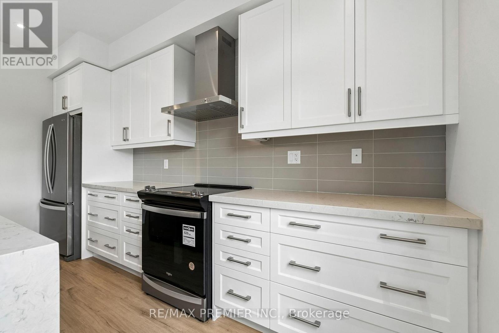 94 Lyall Stokes Circle, East Gwillimbury, Ontario  L0G 1M0 - Photo 17 - N13233544