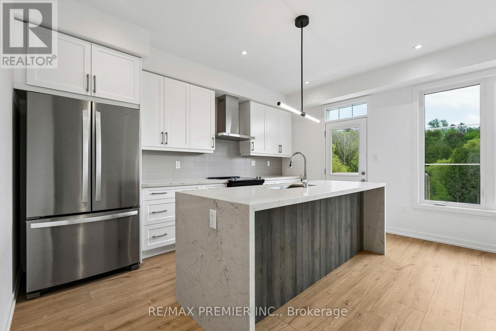 94 Lyall Stokes Circle, East Gwillimbury, Ontario  L0G 1M0 - Photo 18 - N13233544