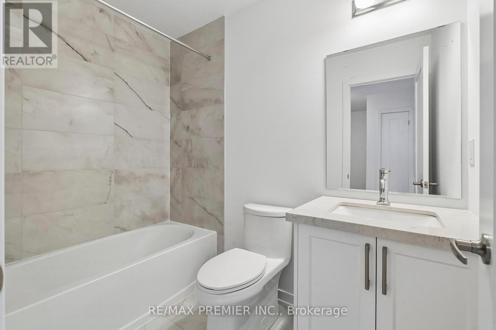 94 Lyall Stokes Circle, East Gwillimbury, Ontario  L0G 1M0 - Photo 29 - N13233544