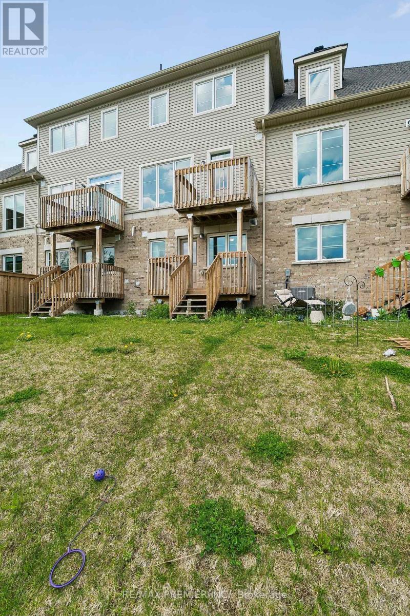 94 Lyall Stokes Circle, East Gwillimbury, Ontario  L0G 1M0 - Photo 41 - N13233544