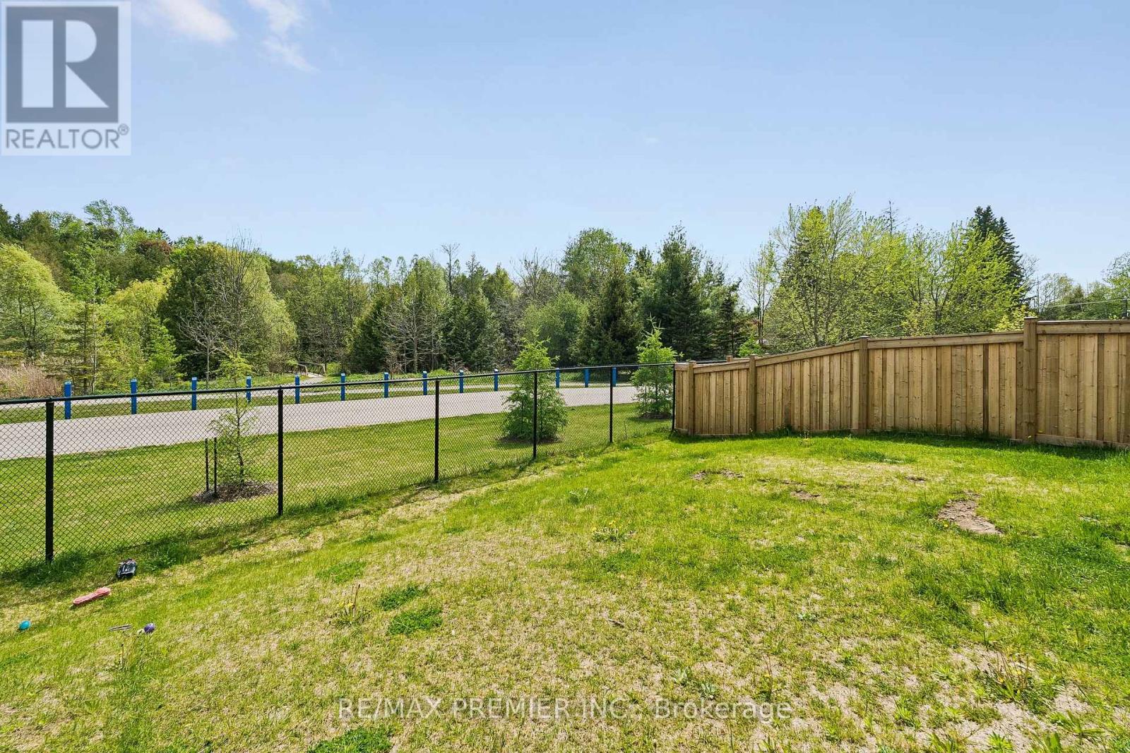 94 Lyall Stokes Circle, East Gwillimbury, Ontario  L0G 1M0 - Photo 42 - N13233544