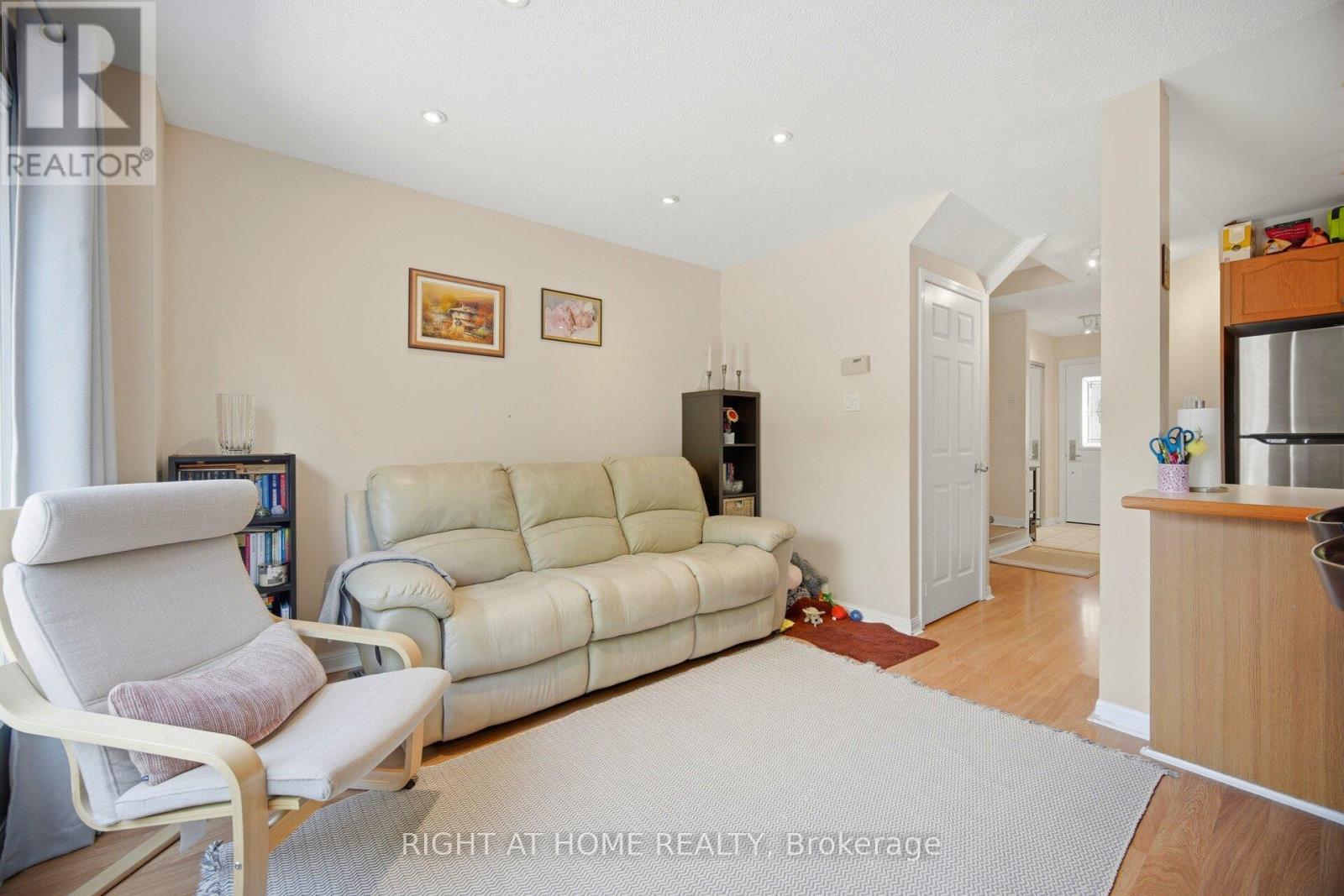 555 Legresley Lane, Newmarket, Ontario  L3Y 8R6 - Photo 10 - N13233642