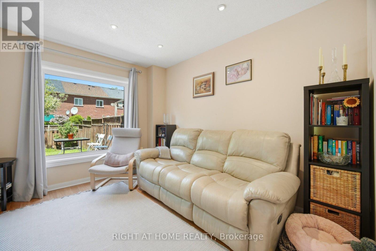 555 Legresley Lane, Newmarket, Ontario  L3Y 8R6 - Photo 11 - N13233642