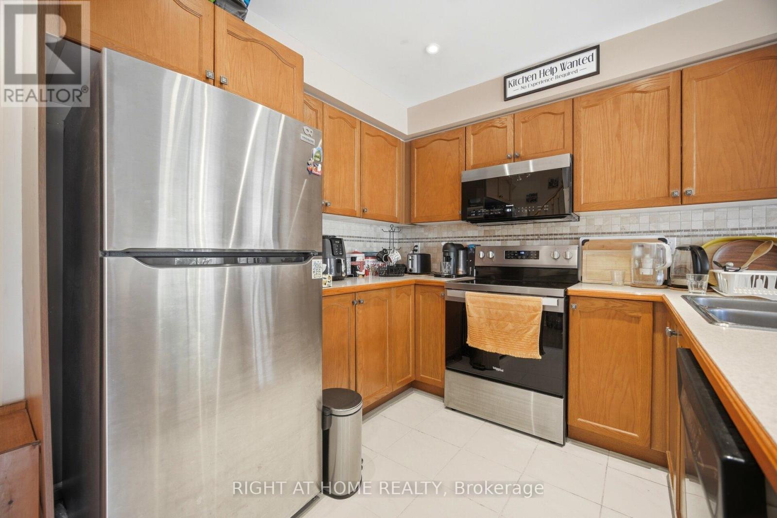 555 Legresley Lane, Newmarket, Ontario  L3Y 8R6 - Photo 18 - N13233642