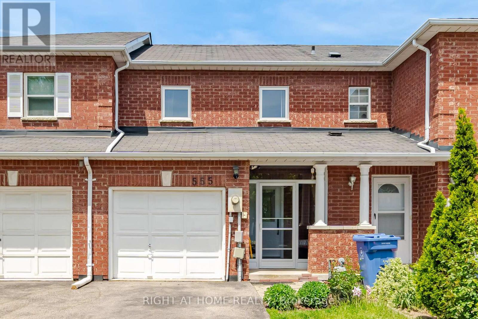 555 Legresley Lane, Newmarket, Ontario  L3Y 8R6 - Photo 2 - N13233642