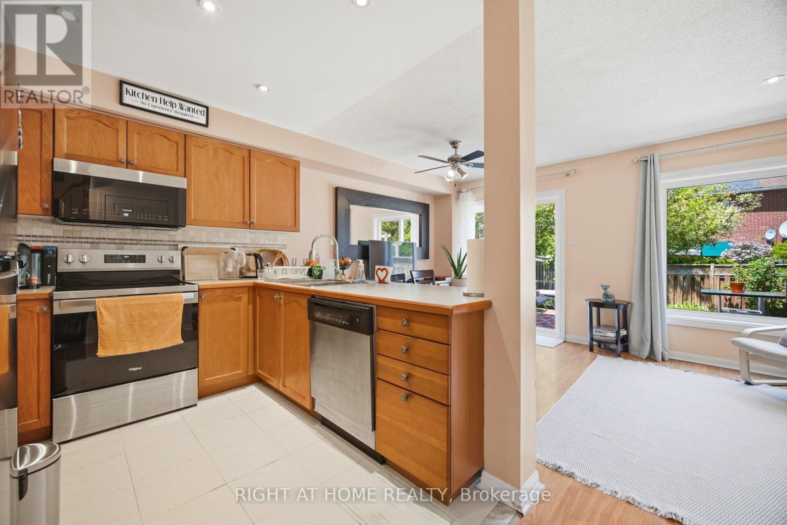 555 Legresley Lane, Newmarket, Ontario  L3Y 8R6 - Photo 21 - N13233642