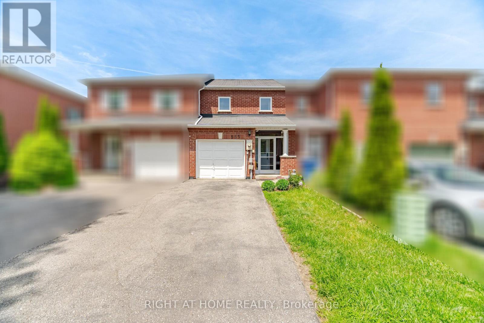 555 Legresley Lane, Newmarket, Ontario  L3Y 8R6 - Photo 3 - N13233642