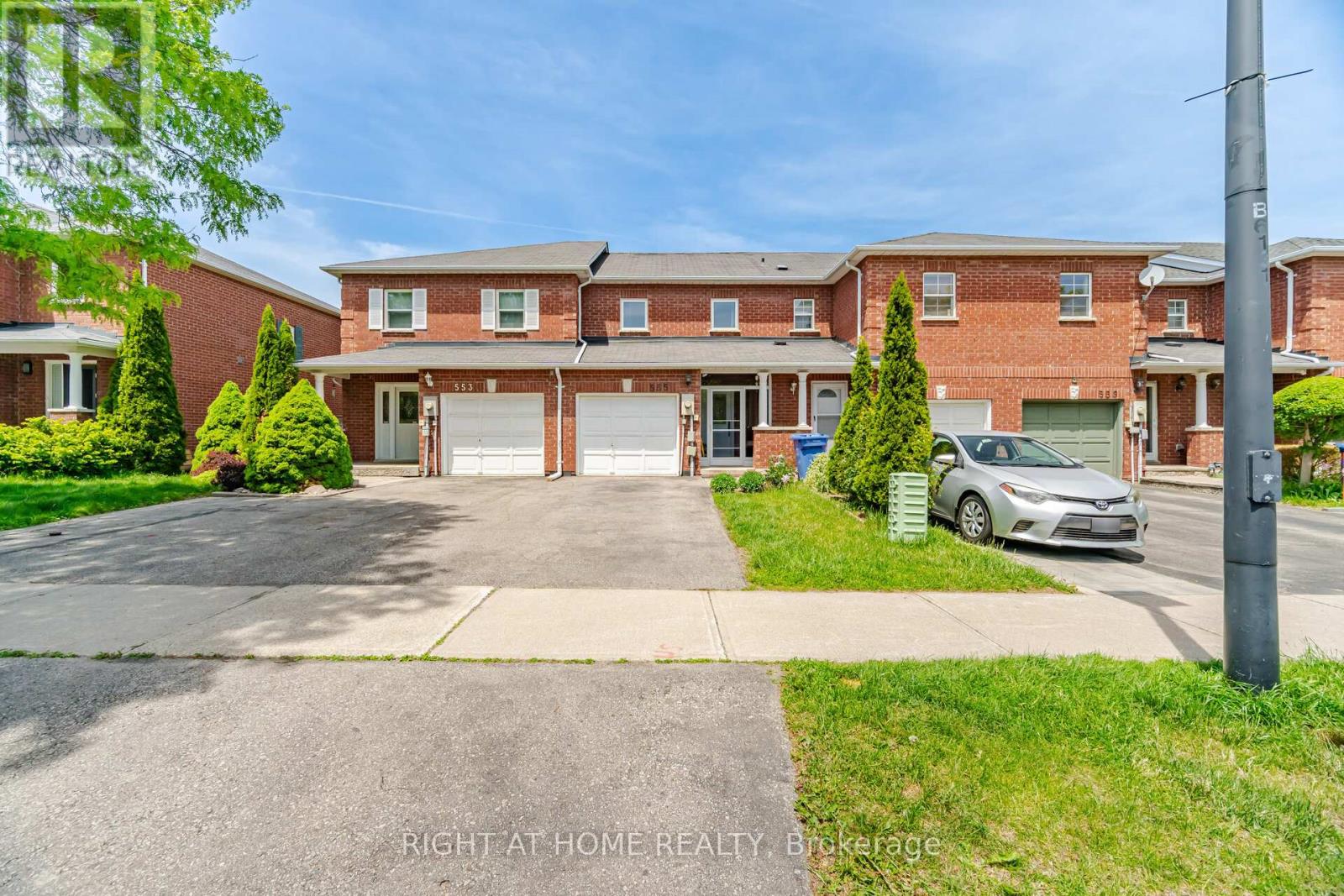 555 Legresley Lane, Newmarket, Ontario  L3Y 8R6 - Photo 4 - N13233642