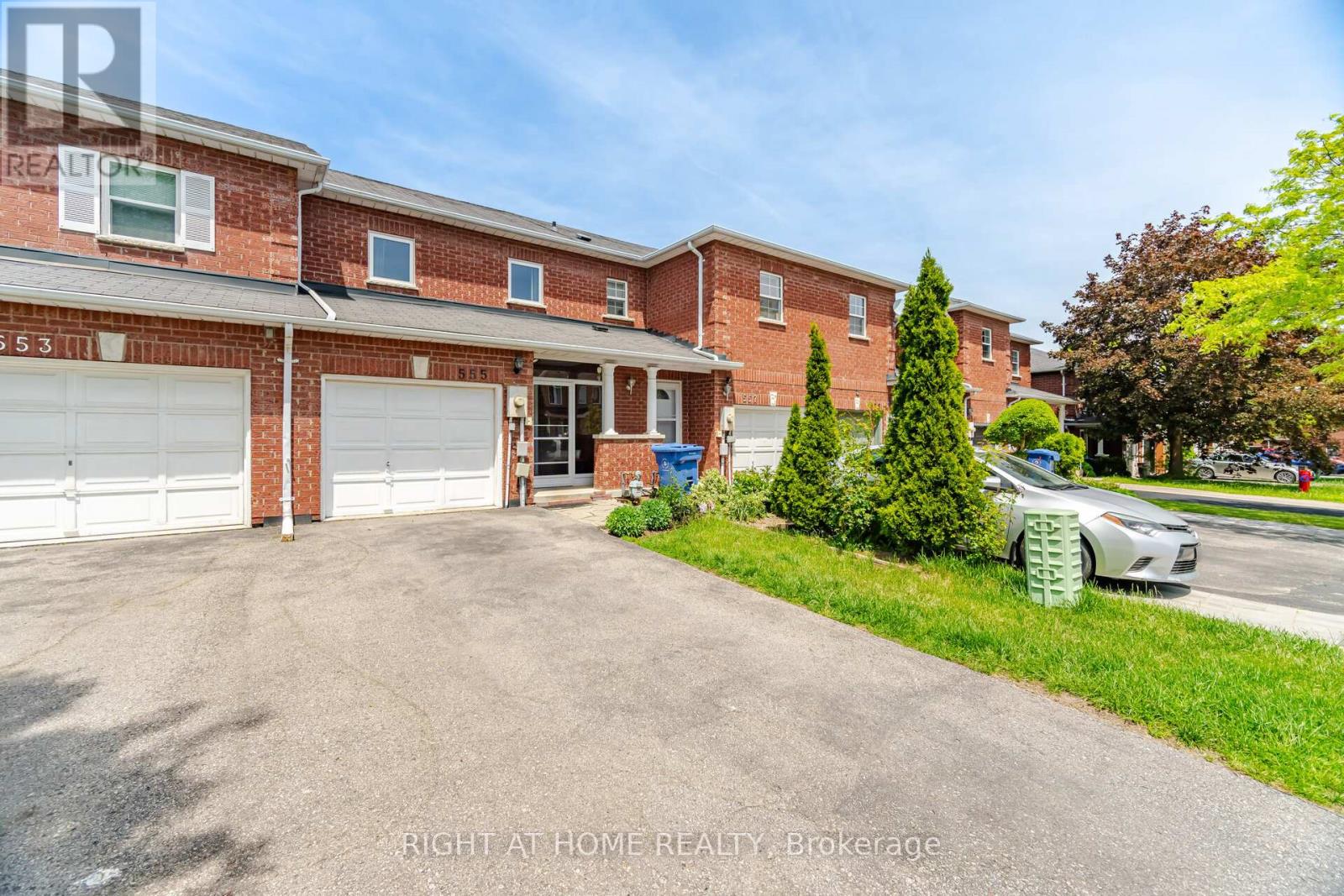 555 Legresley Lane, Newmarket, Ontario  L3Y 8R6 - Photo 5 - N13233642