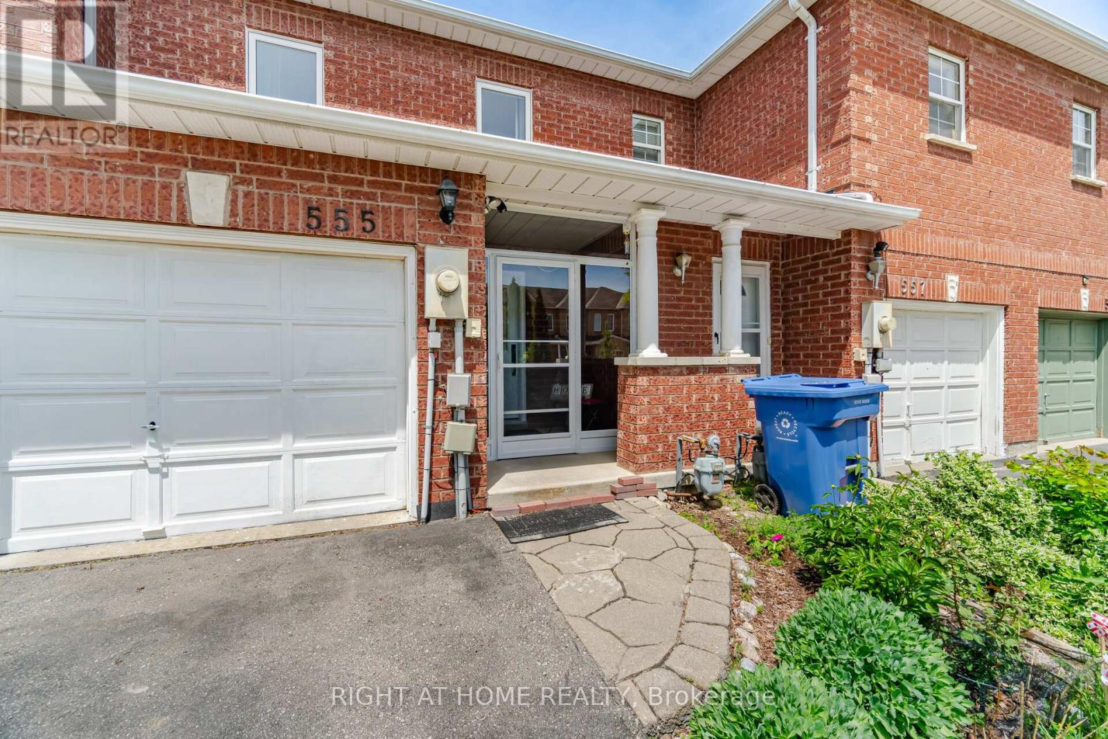 555 Legresley Lane, Newmarket, Ontario  L3Y 8R6 - Photo 6 - N13233642