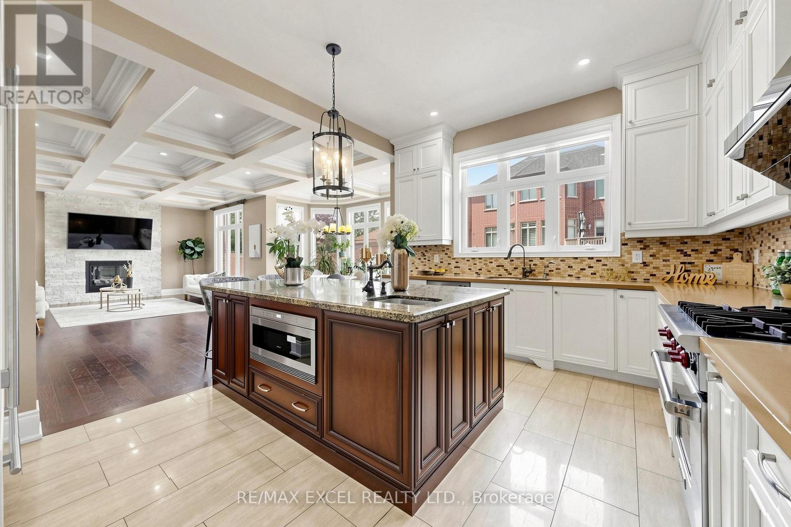 10 Royal West Road, Markham, Ontario  L6C 0L4 - Photo 16 - N13233658
