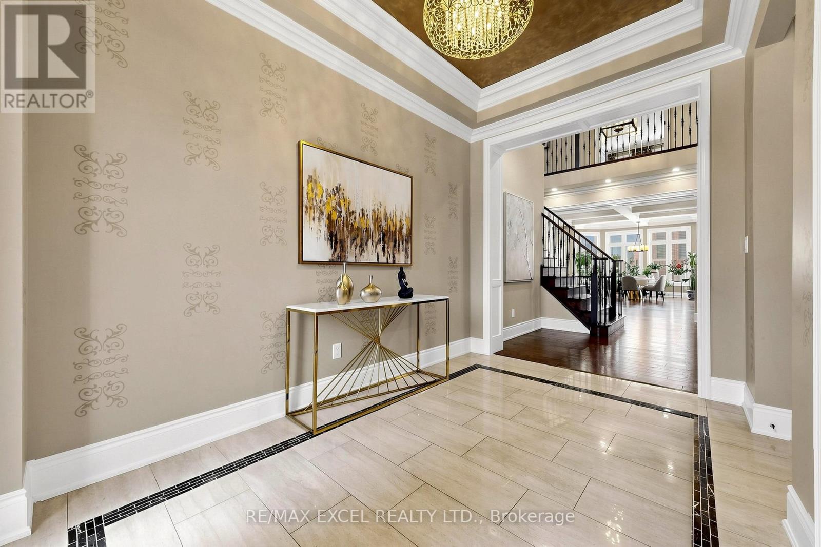 10 Royal West Road, Markham, Ontario  L6C 0L4 - Photo 4 - N13233658