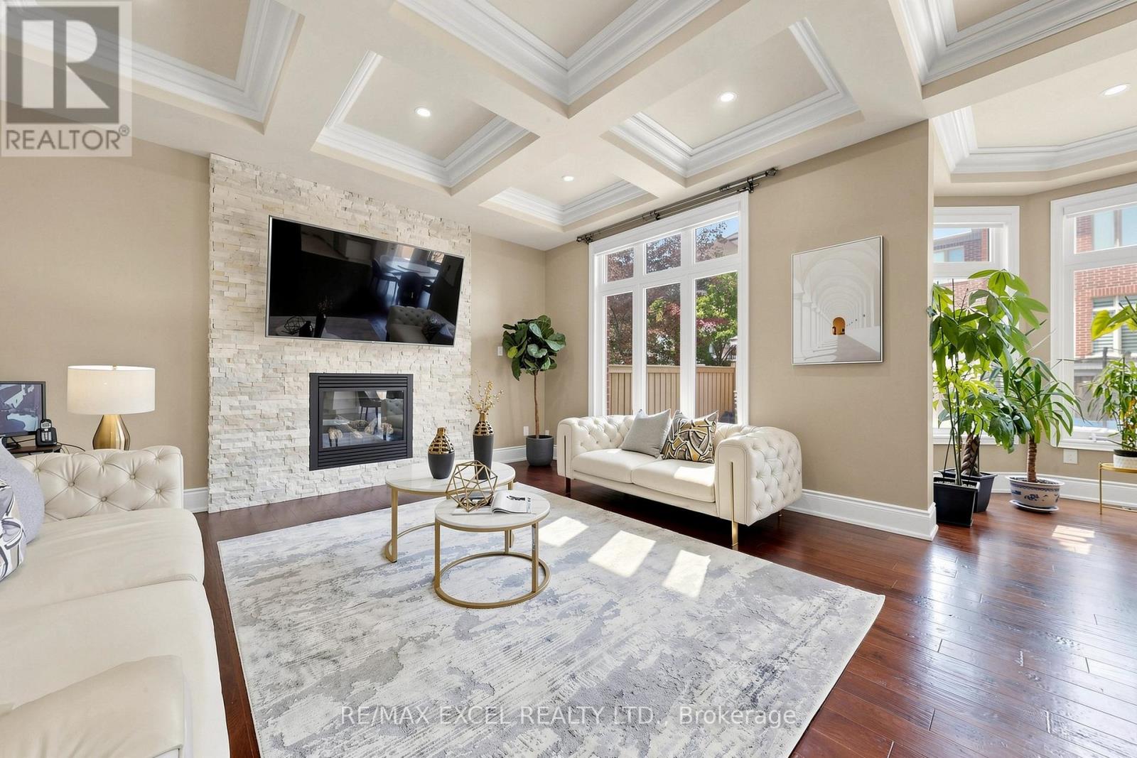10 Royal West Road, Markham, Ontario  L6C 0L4 - Photo 5 - N13233658