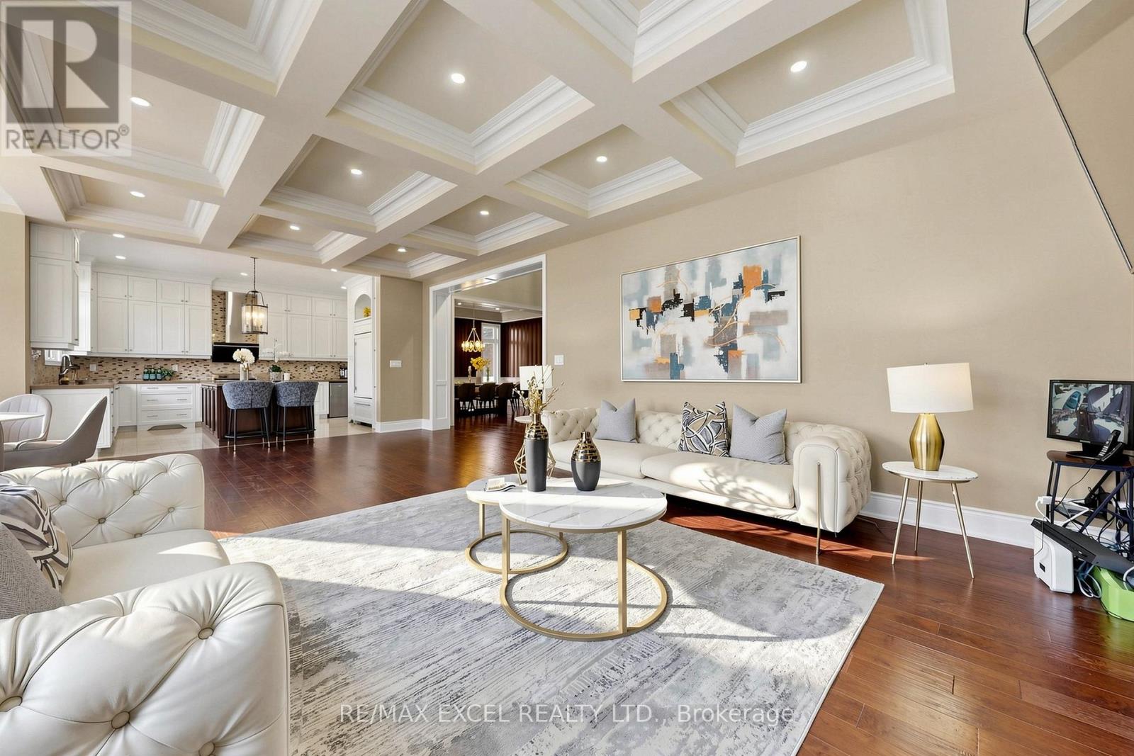 10 Royal West Road, Markham, Ontario  L6C 0L4 - Photo 9 - N13233658