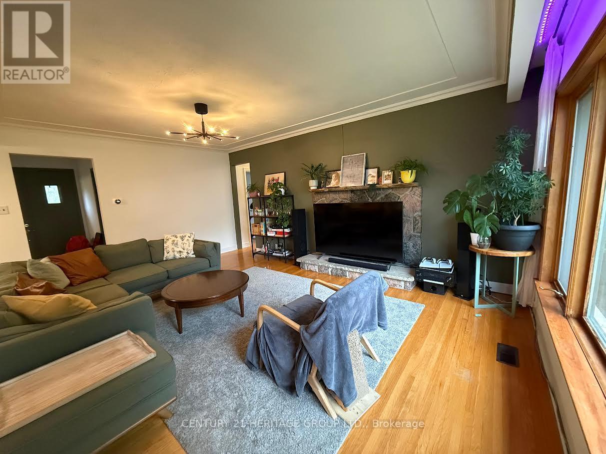 Main - 927 Srigley Street, Newmarket, Ontario  L3Y 1Y2 - Photo 6 - N13233738