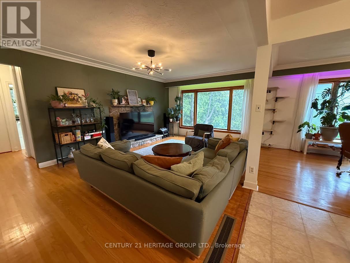 Main - 927 Srigley Street, Newmarket, Ontario  L3Y 1Y2 - Photo 8 - N13233738