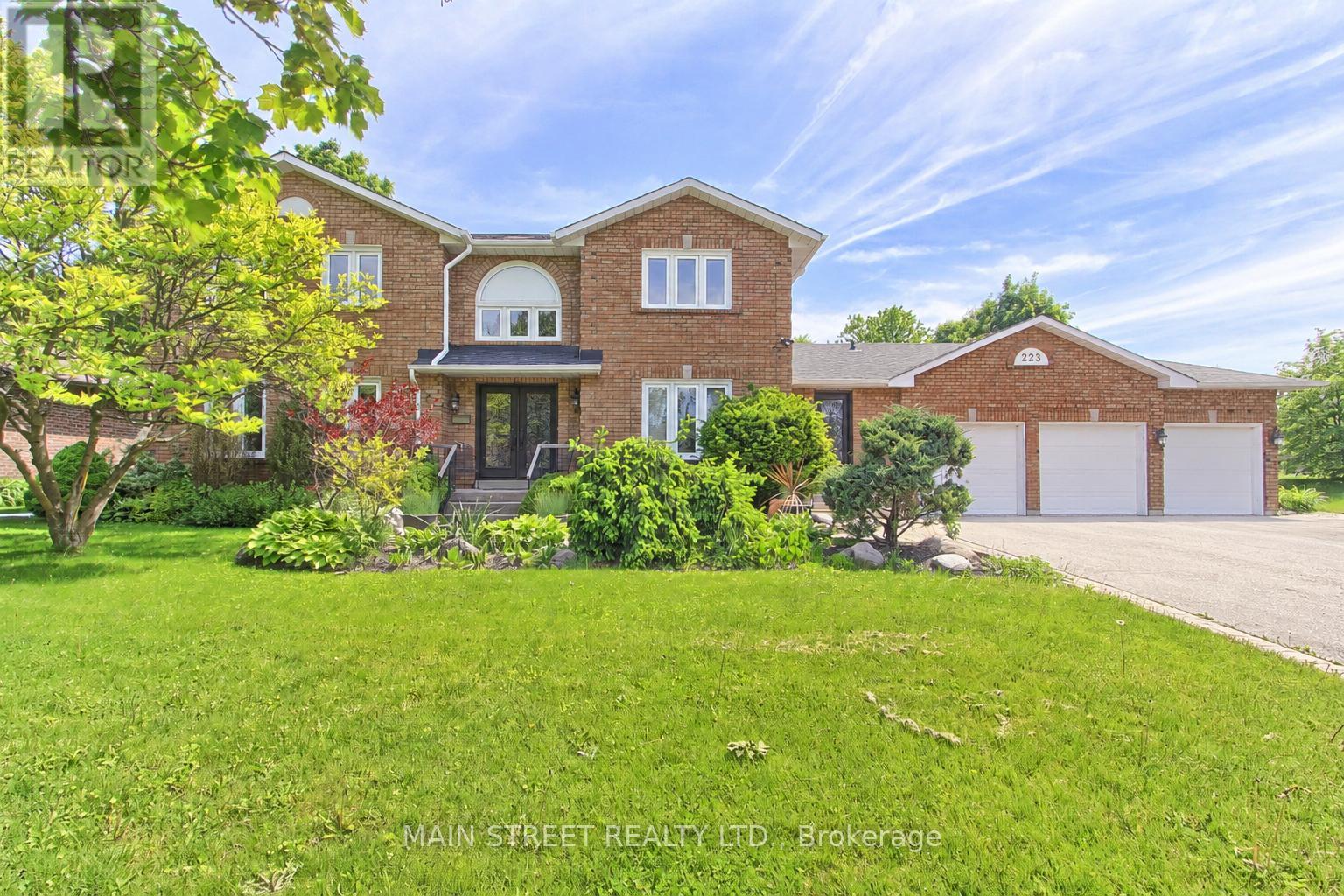 223 BURNS BOULEVARD, King, Ontario