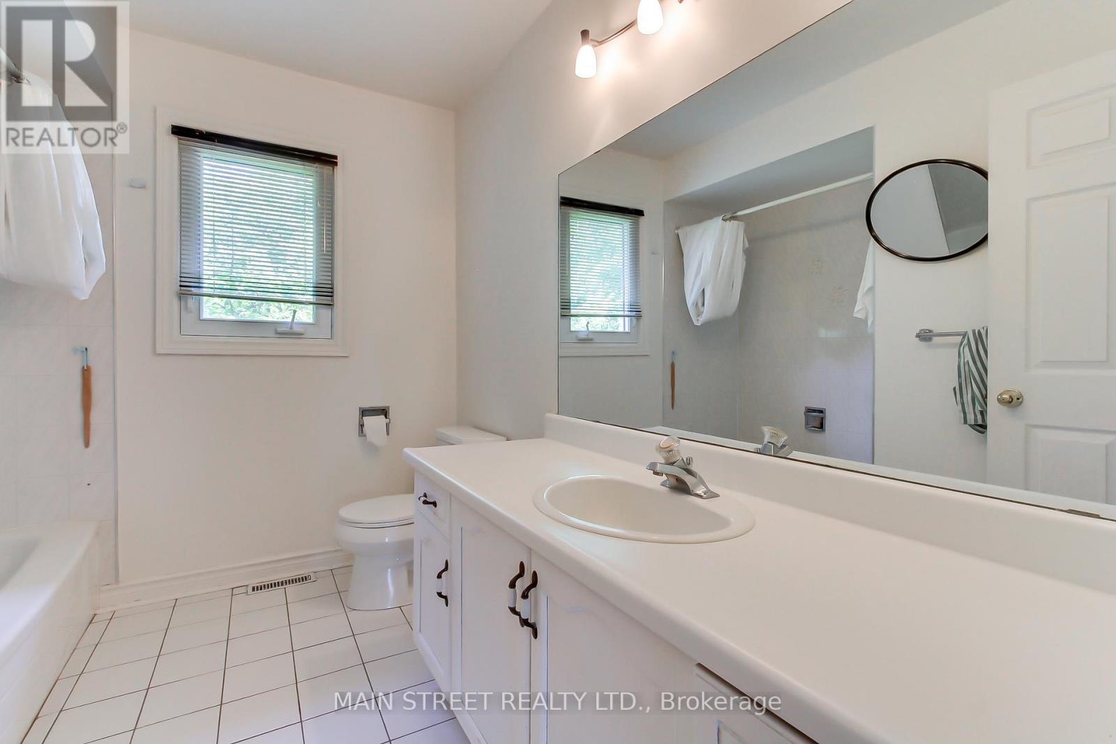 223 Burns Boulevard, King, Ontario  L7B 1C8 - Photo 21 - N13233876