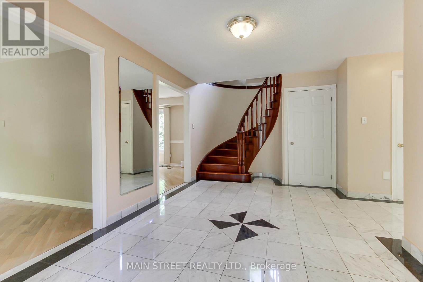 223 Burns Boulevard, King, Ontario  L7B 1C8 - Photo 4 - N13233876