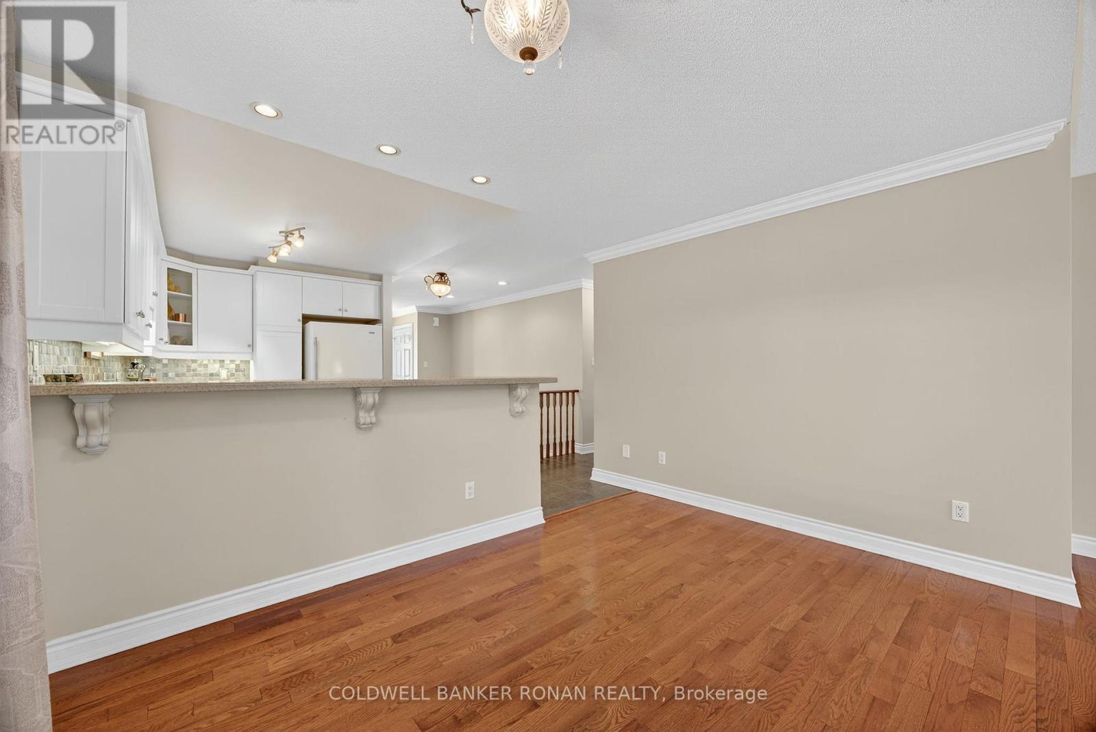 8 Montebello Terrace, New Tecumseth, Ontario  L9R 2H3 - Photo 9 - N13233884