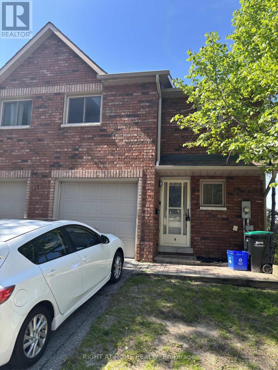 UNIT 2 - 9 QUAIL CRESCENT, Barrie, Ontario